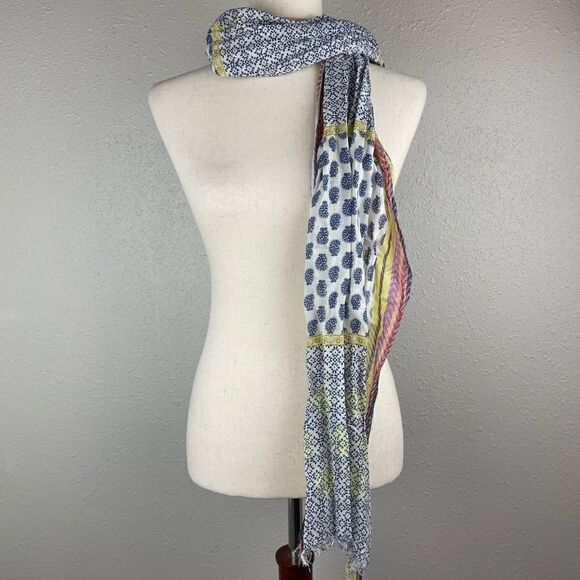 Scarf EUC  - Picture 1 of 4